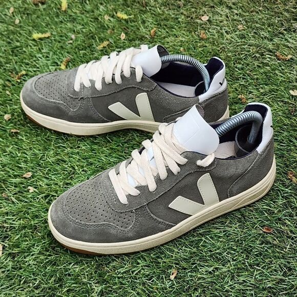 VEJA V-10 - Womens Sneakers - SIZE 6 - Picture 3 of 9